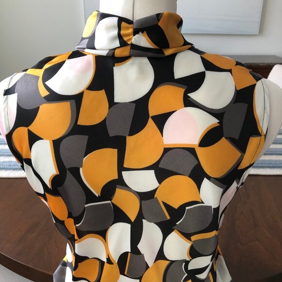 Nine West Sleeveless Abstract Print Bow Tie Top Gold White Grey Sz M NWOT - Picture 6 of 12